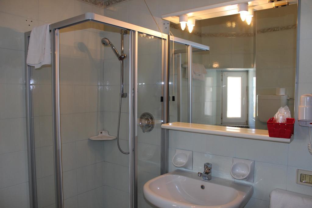 Albergo Napoleone Sant'Ambrogio di Valpolicella Bagian luar foto